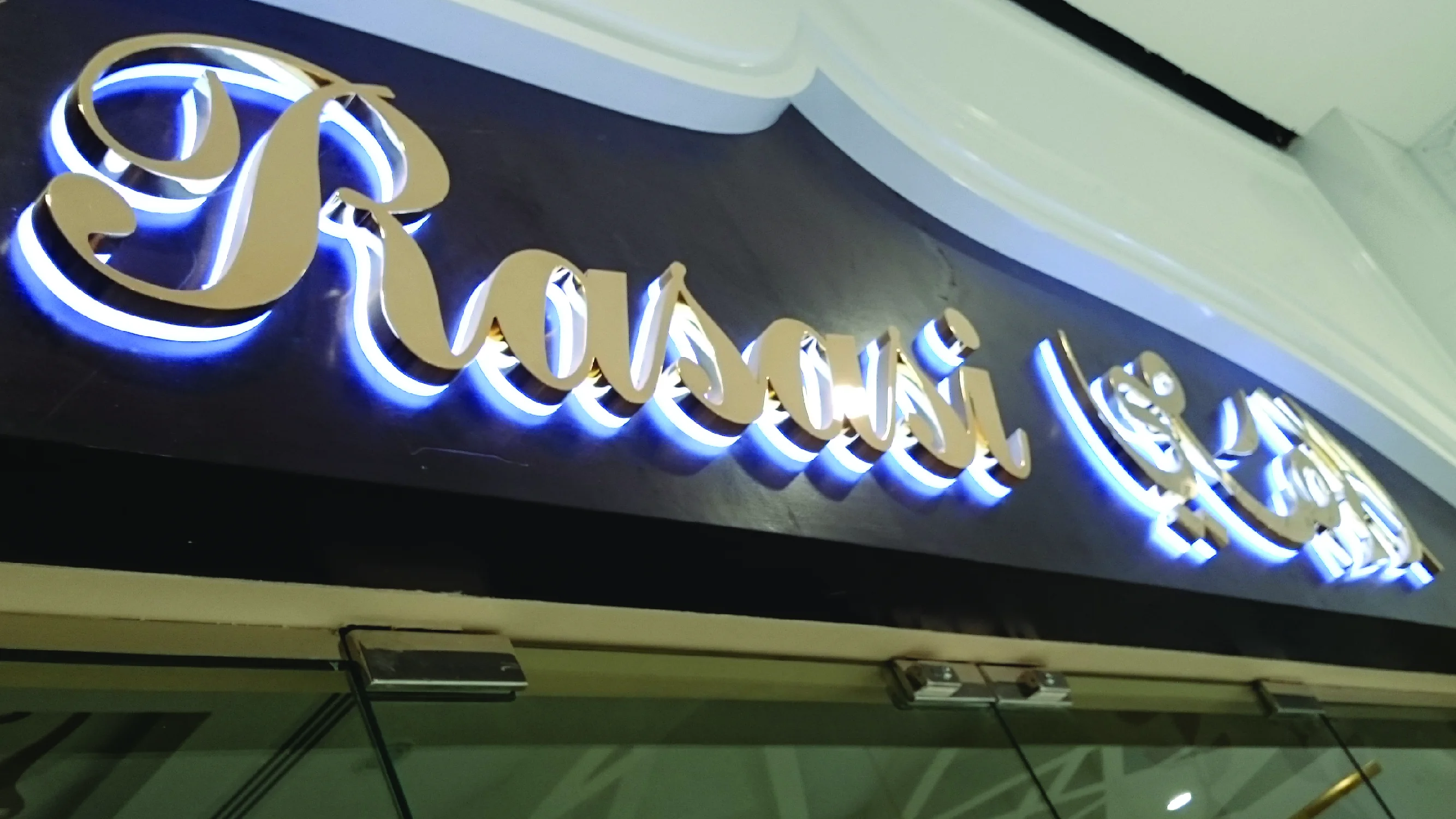 Panoramic restaurant LED